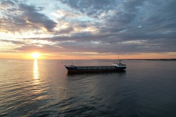 Obraz premium sunset over the sea