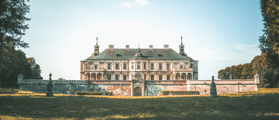 Fototapeta na wymiar ancient palace in Ukraine