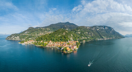 Obraz premium Landscape with Varenna town at Como lake region, Italy