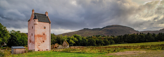 fairburn tower in schottland - turm von rapunzel