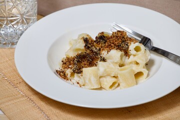 pasta with cauliflower and toasted breadcrumbs