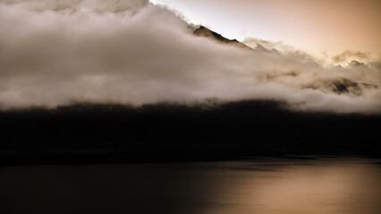 Obraz premium Golden Hour At Lac Du Mont Cenis