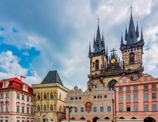 Fototapeta premium Old Town square (Staromestske Namesti) at sunrise, Prague, Czech Republic
