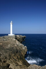 海に突き出た灯台