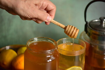 jar of honey and tea