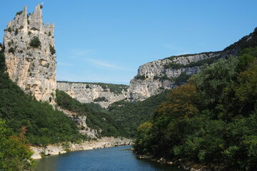 Fototapeta na wymiar 王冠のような峡谷 in フランス
