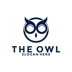 Obraz premium Simple and Modern owl Logo for company, business, community, team, etc.