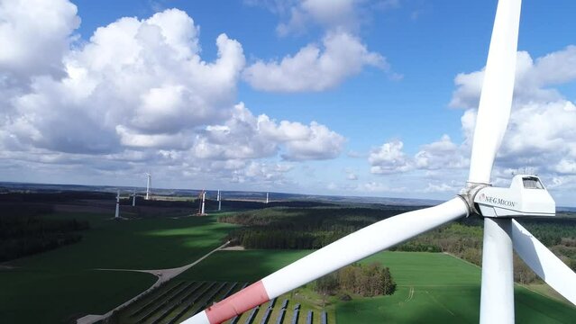 Aerial view, solar plants and wind power station near Suedergellersen, Lower Saxony, Germany, Europe