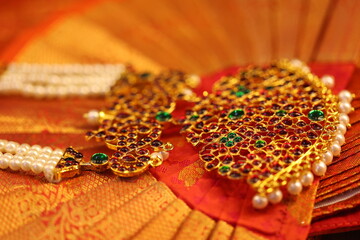 multiple kundan stone, temple jewelry meant to accessories for bharathanatyam dancers