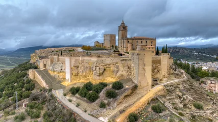 Crédence de cuisine en verre imprimé Cerro Torre vista aérea de la fortaleza de la Mota en el municipio de Alcalá la Real, Andalucía