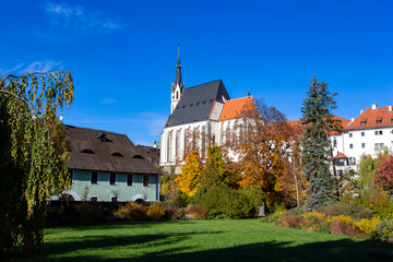 Fototapeta na wymiar City park in Cesky Krumlov in autumn time.