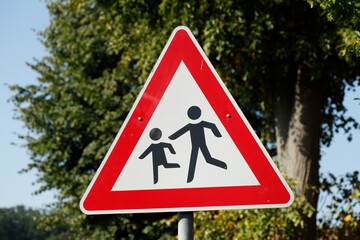Verkehrsschild Kinder, Gefahrzeichen, Deutschland