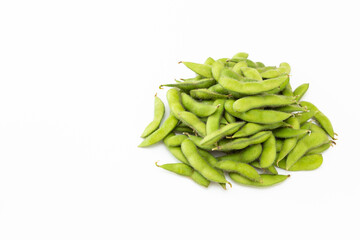 白背景に枝豆