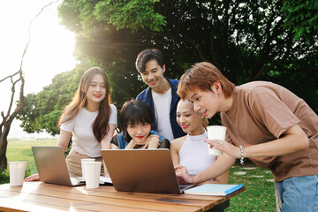 Fototapeta na wymiar Image of a group of Asian students studying together