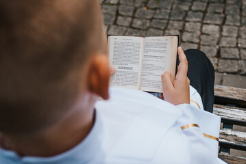 Naklejka premium komunia, pierwsza komunia, alba komunijna, dziecko, symbol, religia