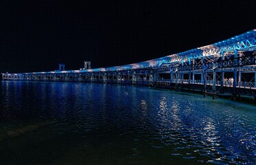 Muelle iluminado