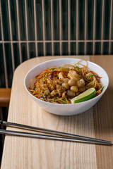 thai noodle with shrimps