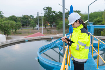Environmental engineers work at wastewater treatment plants,Water supply engineering working at Water recycling plant for reuse,Check the amount of chlorine in the water to be within the criteria.