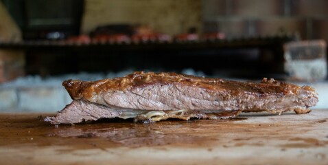 carne lista para comer. Tradicional asado argentino