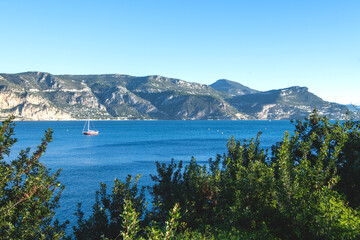 Paysage de bord de mer dans le Sud de la France sur la Côte d'Azur