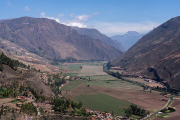 Fototapeta na wymiar The Sacred valley of Incas in Peru - Overview of the valley from lookup point