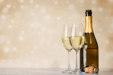 Two champagne glasses and bottle - obrazy, fototapety, plakaty