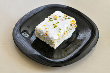 Close-up of homemade mug cakes with protein topping. Tek kisilik, adet yas pasta. Red velvet, Profiterol, meyveli, krokanli, frambuazli,  cikolatali yas pasta. Dogum gunu pastasi. Cilekli, frambuazli.