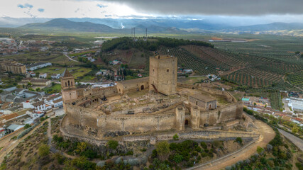 Fototapeta na wymiar vista aérea del castillo de Alcaudete en la provincia de Jaén, Andalucía