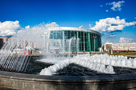 fountain in the city