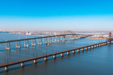 Fototapeta na wymiar bridge over the river new york 