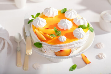 Tasty peach meringue made of fresh fruits.
