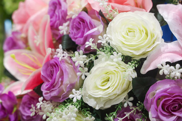 Roses in the bride's bouquet at the wedding