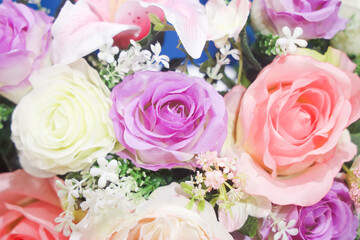Obraz premium Roses in the bride's bouquet at the wedding