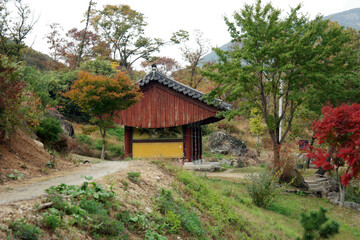 Fototapeta na wymiar Temple of Daebisa, South korea