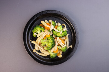 Stir Fry White Shimeji or Oyster Mushroom with Broccoli