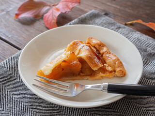 アップルパイと落ち葉