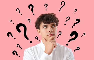 Portrait of thoughtful young man and many question marks on pink background - obrazy, fototapety, plakaty