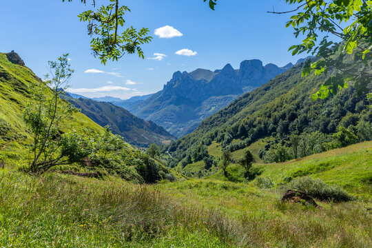 Massif of Las Ubinas La Mesa