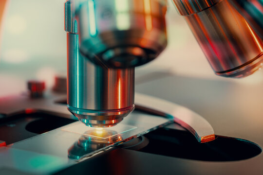 Metallurgy: Optical microscopes are used in metallurgy to examine meta