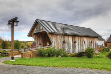 Obraz premium Scene of The Barn Yard Covered Bridge in Connecticut, United States