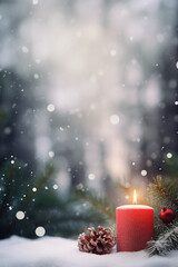 Elegante Kerze im warmen Glanz, eingebettet in Weihnachtszauber