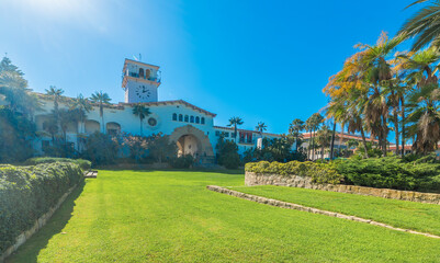 Fototapeta premium Santa Barbara courthouse under a shining sun