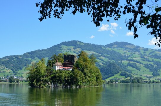Lago Lauerz en el Canton de Schwyz, Suiza