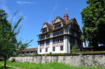 Edificio histórico en Schwyz, capital del canton de Schwyz en Suiza