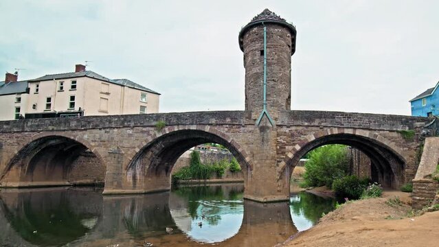 Monnow Bridge, in Monmouth, Wales. Fortified river bridge in Great Britain with its gate tower standing on the bridge. 