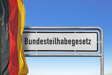 Symbolfoto: Bundesteilhabegesetz mit deutscher Nationalflagge