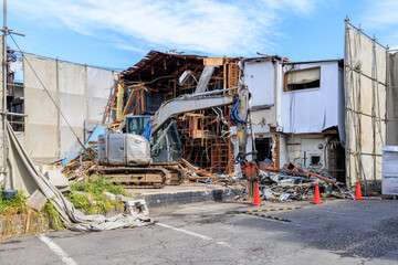 廃業した大型飲食店の解体工事