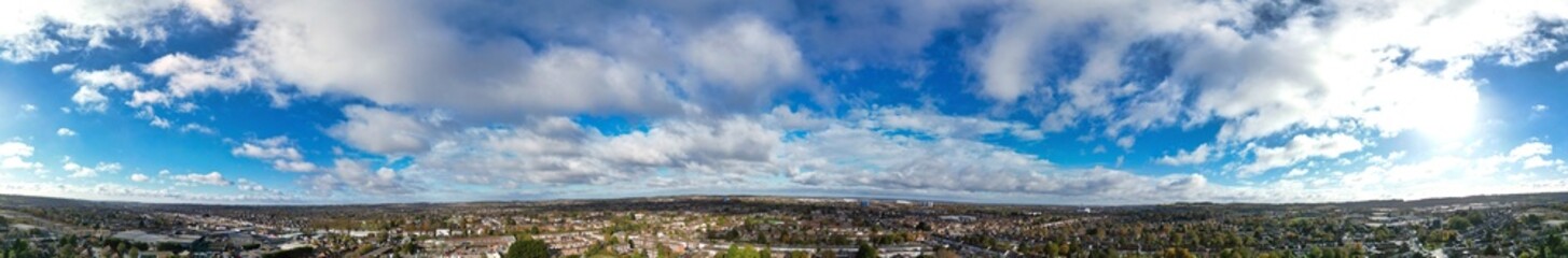 Fototapeta premium High Angle Beautiful Panoramic View of North Luton Leagrave Town of England UK During Mostly sunny Day. The Footage Was Captured with Drone's Camera on November 7th, 2023