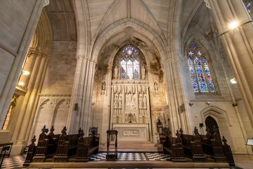 Fototapeta premium Impressive Interior of St. Patrick's Cathedral, a catholic church in Midtown, Manhattan, NYC