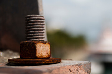 Tornillo con tuerca oxidado